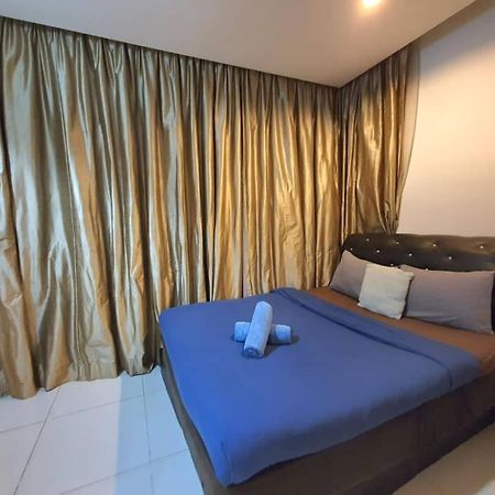 Regalia Suites Klcc View Rooftop Infinity Pool By Angkasa Homes Kuala Lumpur Zewnętrze zdjęcie