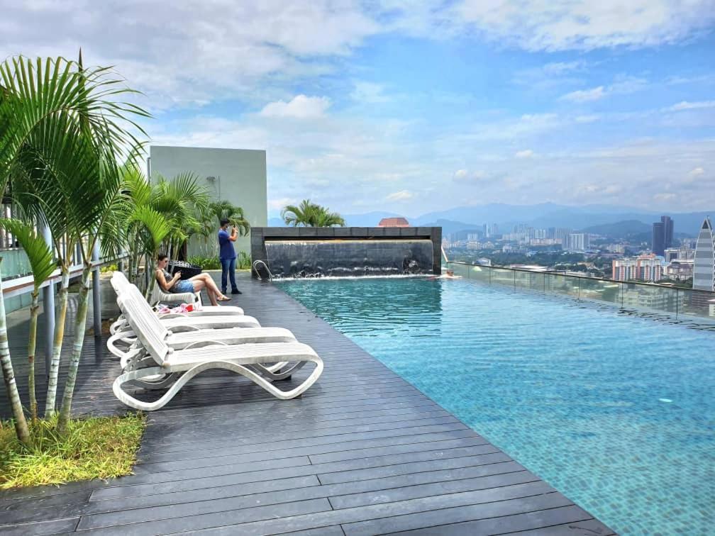 Regalia Suites Klcc View Rooftop Infinity Pool By Angkasa Homes Kuala Lumpur Zewnętrze zdjęcie