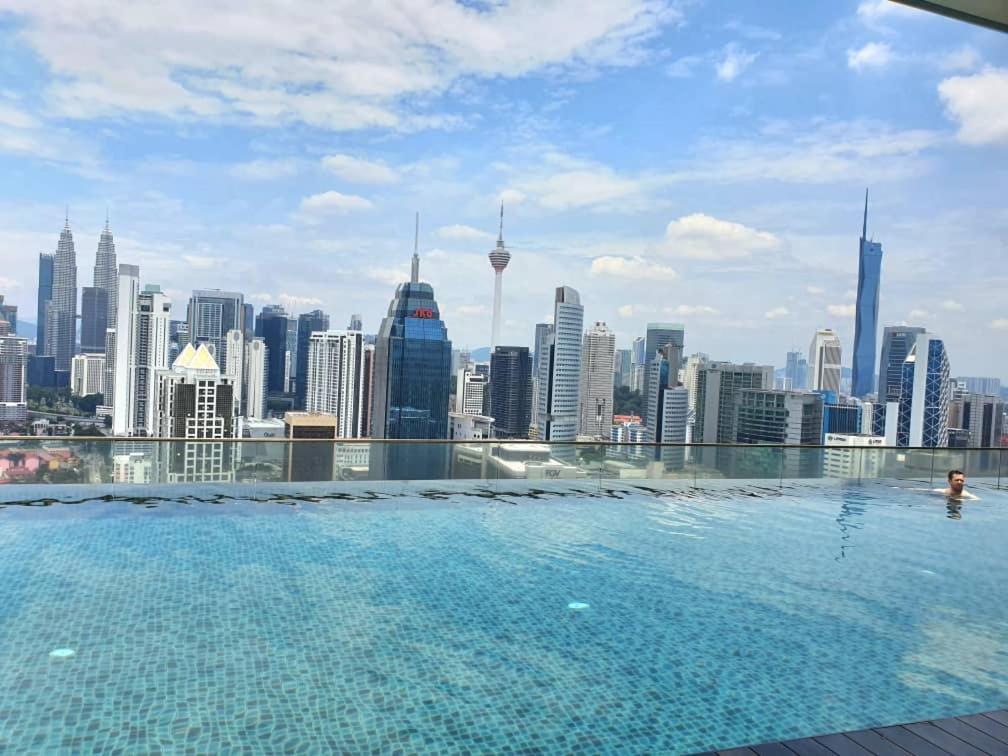 Regalia Suites Klcc View Rooftop Infinity Pool By Angkasa Homes Kuala Lumpur Zewnętrze zdjęcie