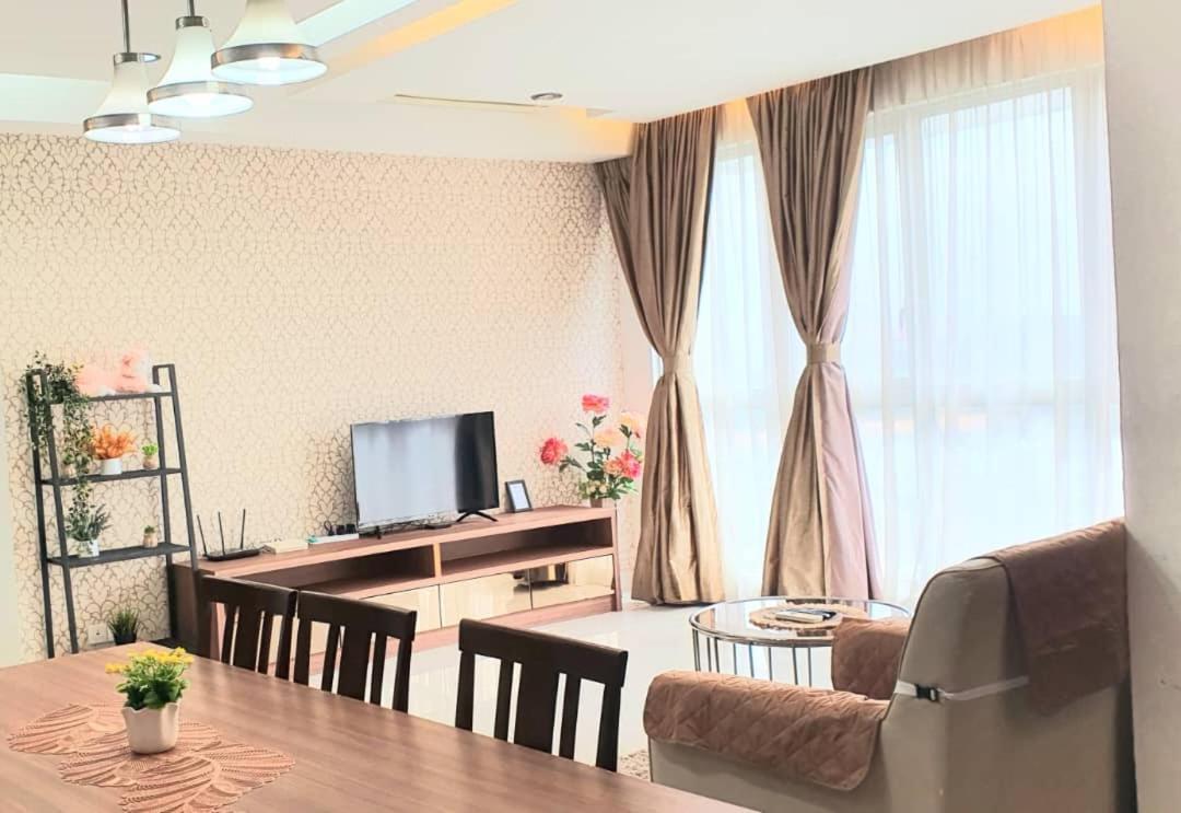 Regalia Suites Klcc View Rooftop Infinity Pool By Angkasa Homes Kuala Lumpur Zewnętrze zdjęcie